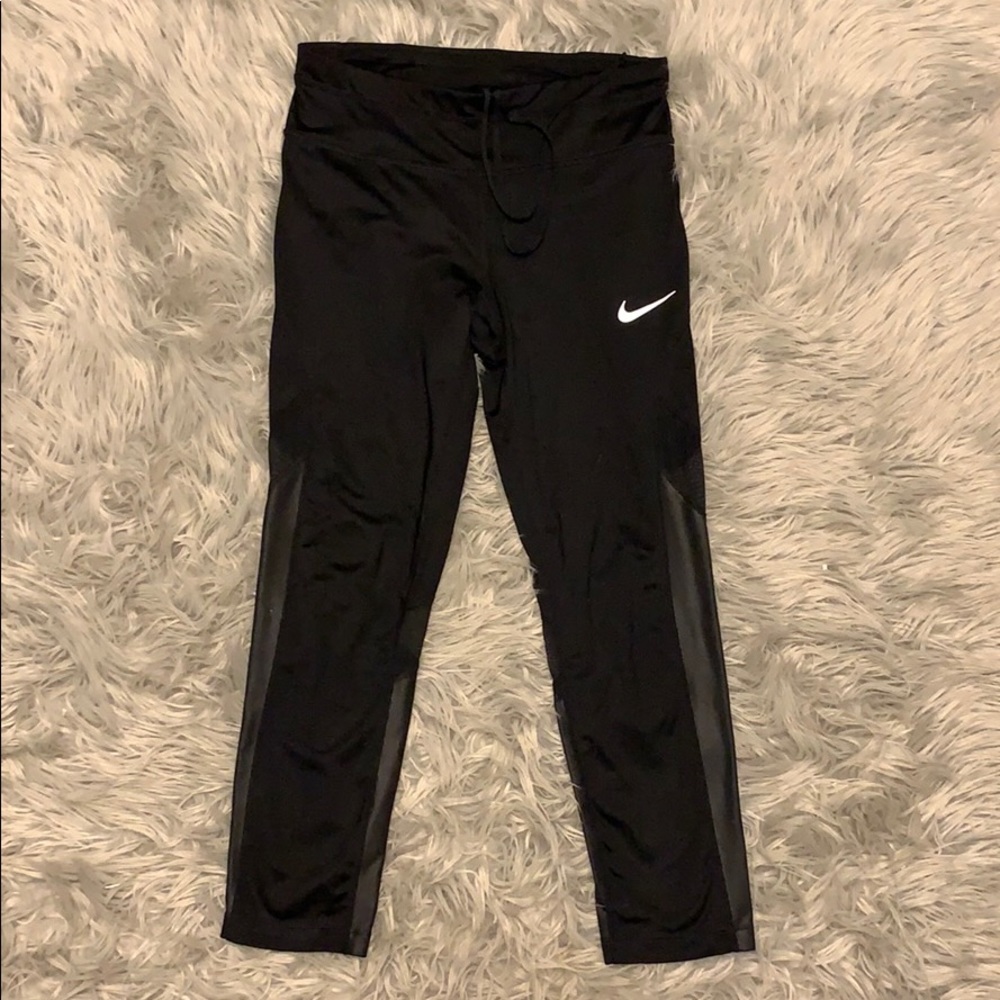 Nike Women’s cropped leggings